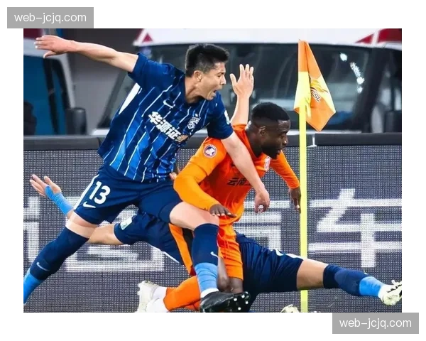 辽宁铁人客场补时绝平青岛西海岸 升班马展现韧性